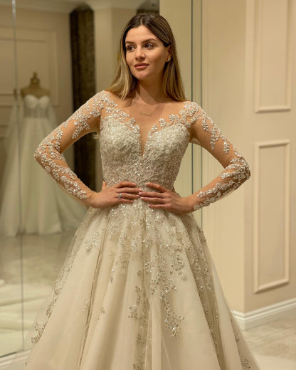 Elegant A-line Lace Appliques Wedding Dress with Long Sleeves