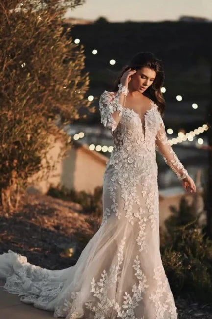 Ivory Mermaid Wedding Dress Long Sleeves Appliques Bridal Dress With Court Train Elegant