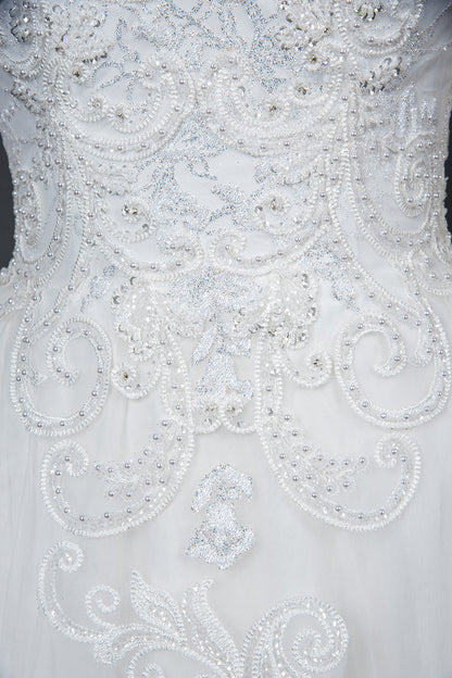Elegant Long Sleeve Ball Gown Wedding Dress with Lace Appliques