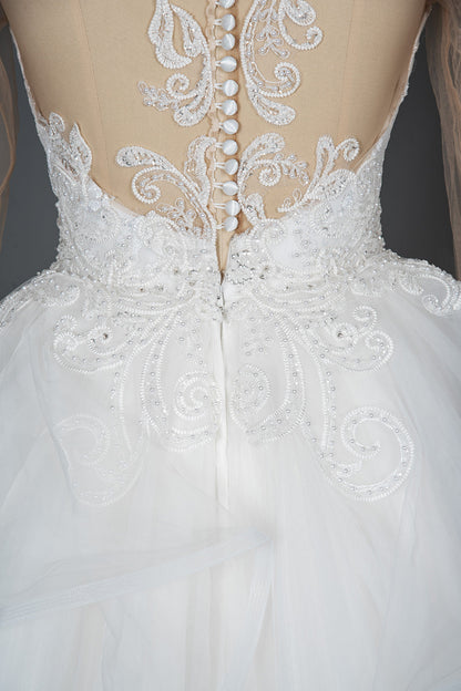 Elegant Long Sleeve Ball Gown Wedding Dress with Lace Appliques