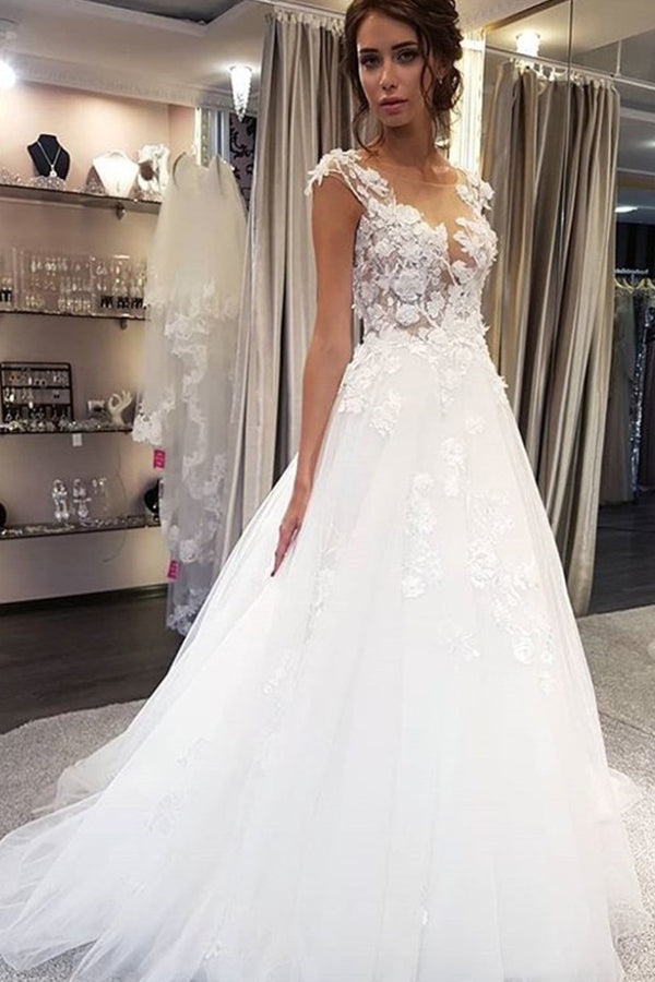 Elegant White Lace Long Wedding Dress with Appliques