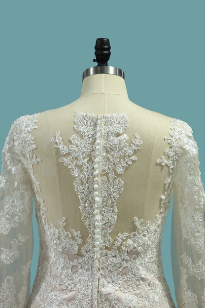Glamorous Long Sleeves Mermaid Wedding Dress with Lace Appliques