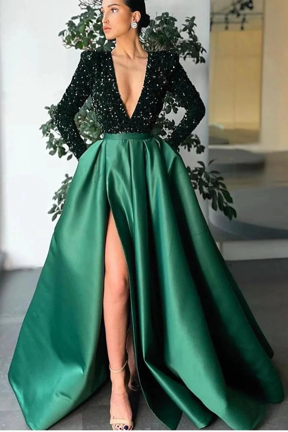 Gorgeous Long Sleeves Deep V-Neck Evening Dress Sequins With Split