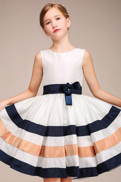 Lovely Sleeveless Jewel Flower Girl Dress with Handmade Flower