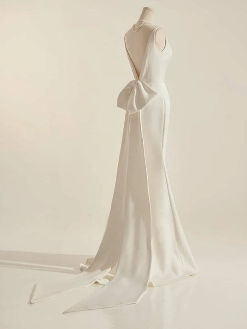 Simple Sleeveless Mermaid Wedding Dress With Sexy Bow Floor Length White