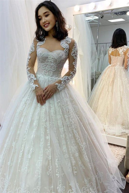 New Arrival Sweetheart Wedding Dress Ball Gown With Appliques and Long Sleeves
