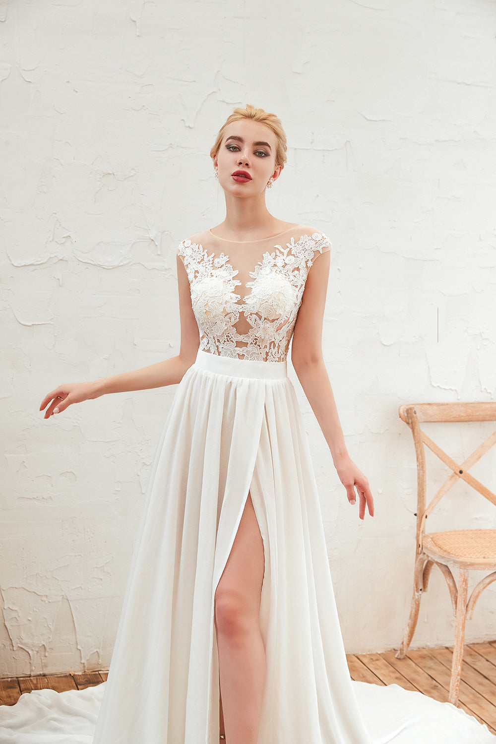 Ruffled Split Chiffon Lace Scoop Wedding Dress Appliques