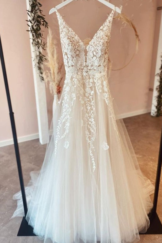 Spaghetti-Straps V-neck A-Line Backless Wedding Dress with Tulle Appliques Lace