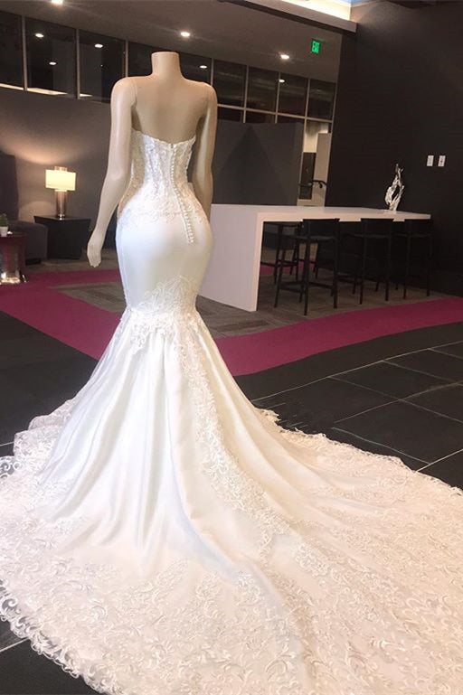 Stunning Sweetheart Sleeveless Lace Mermaid Wedding Dress