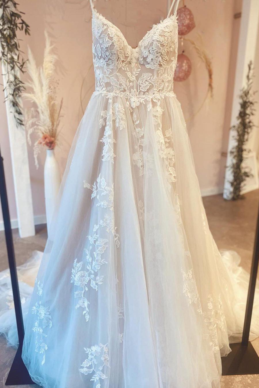 Vintage Spaghetti Straps A-Line Floor-length Wedding Dress With Train Appliques Lace