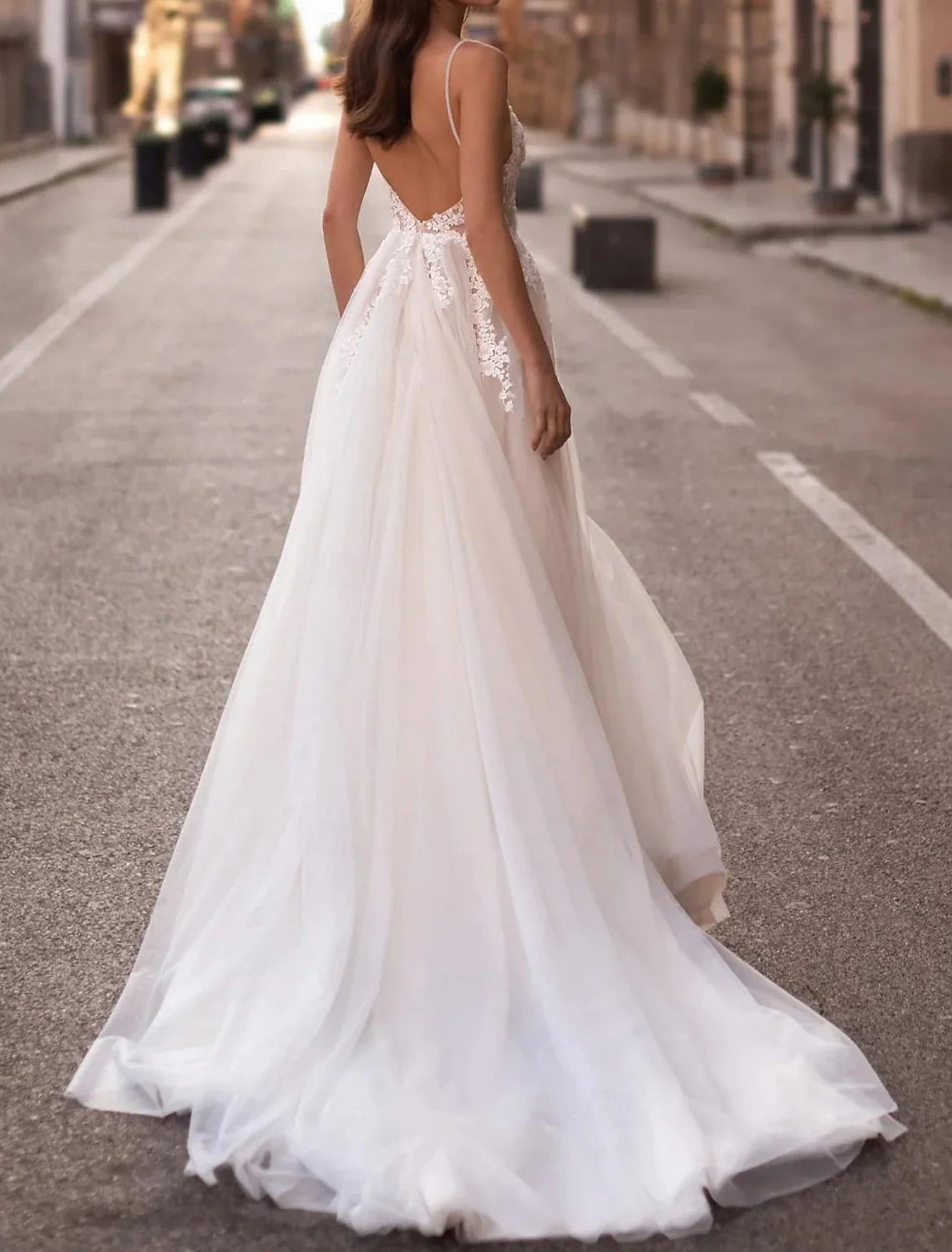 Aimishang Beach Boho Wedding Dresses A-Line Camisole V Neck Sleeveless Court Train Tulle Bridal Gowns With Embroidery Appliques